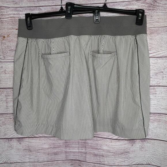 Athleta Brooklyn Activewear Gray & White Striped Skort Skirt Size 22 Plus - Picture 3 of 7